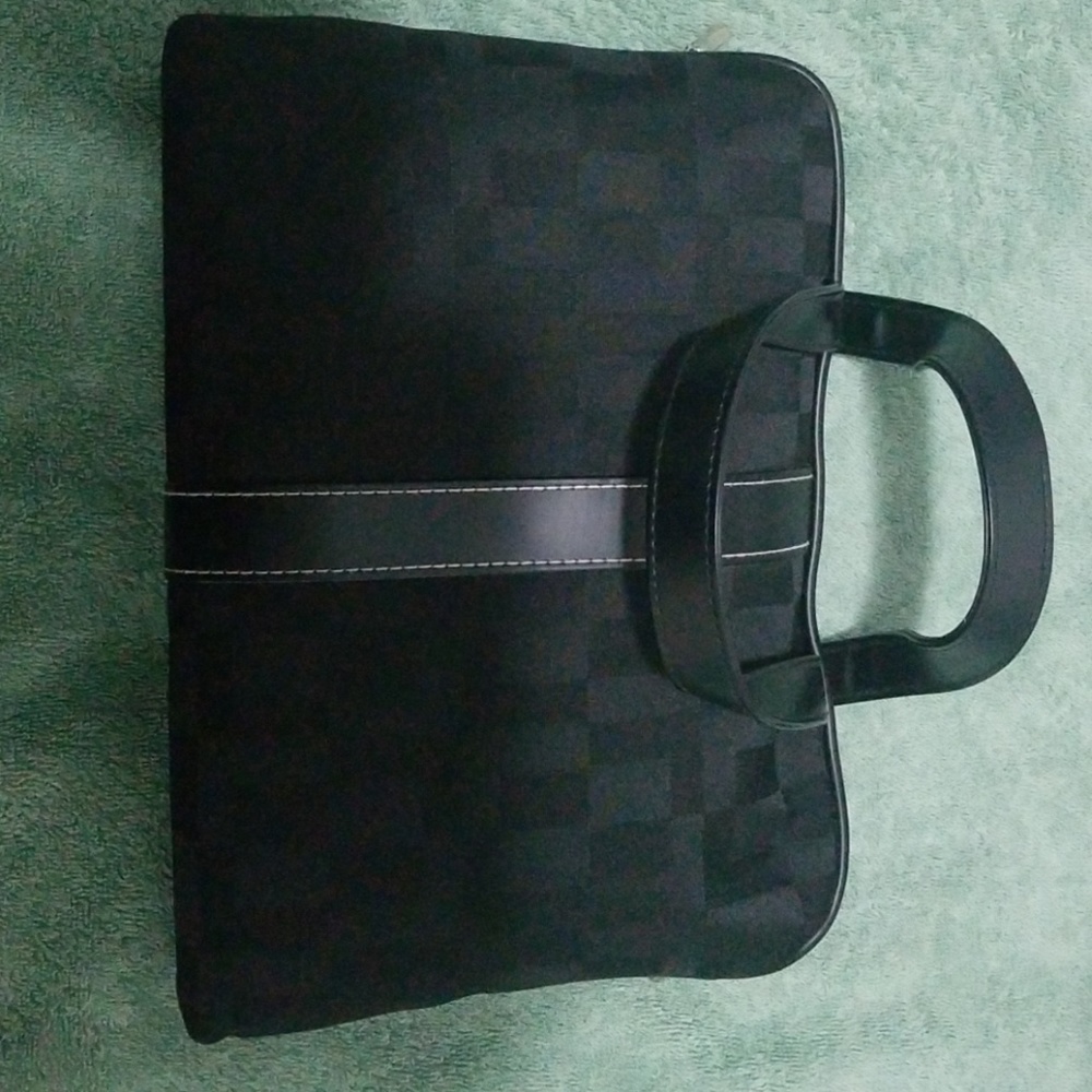 Studio Collection makeup bag - Picture 3 of 6